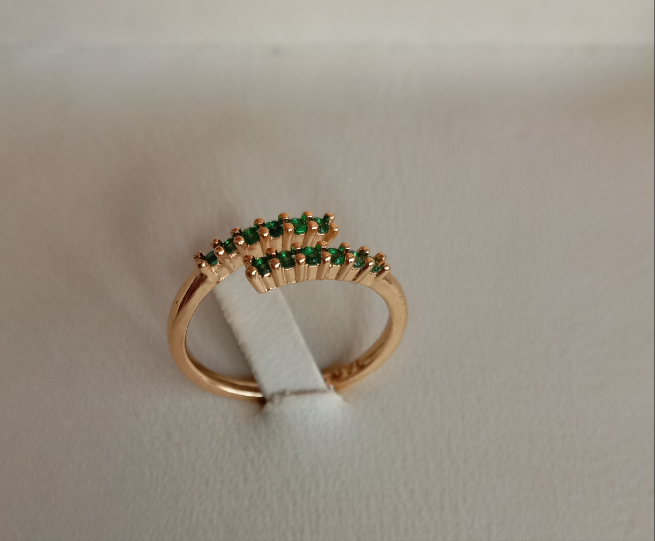 Natural Emerald green stone Ring with 10K Yellow Gold plated