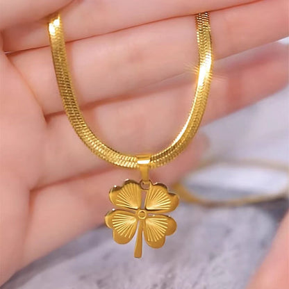 Four leaf clover snake chain necklace